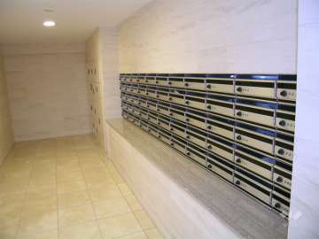 宅配ボックス付きの共有ポスト