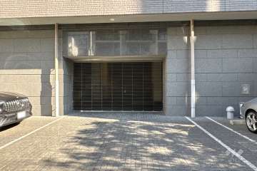 駐車場の出入り口（リングシャッター付き）