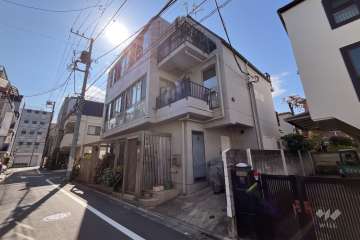 2.l'aubeの外観（北東側から）