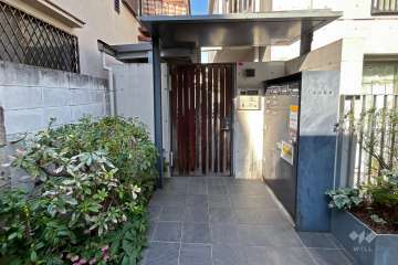 エントランスはオートロック付きです。