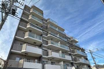 ベリスタ椎名町の外観（南東側から）