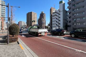 敷地北西側の前面道路