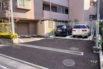駐車場の出入り口・敷地内駐車場（屋内平面式・屋外機械式）