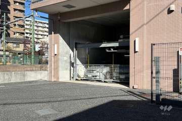 敷地内駐車場（屋内機械式）