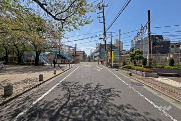 北西側前面道路（北東側から）