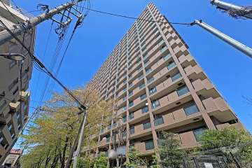 シスナブ池袋本町の外観（南東側から）