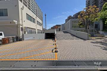 駐車場の出入り口