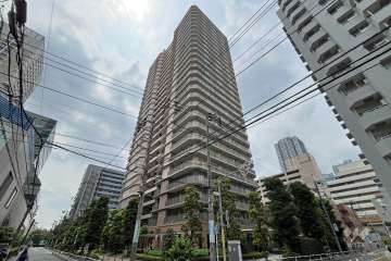 ライオンズタワー池袋の外観（北側から）