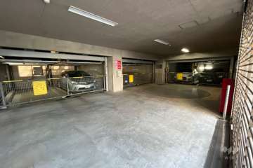 敷地内駐車場（屋内機械式）