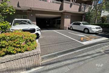 敷地内駐車場（屋外平面式）