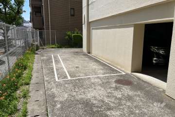 敷地内駐車場（屋外平面式）