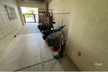 屋内に設けられたバイク置場