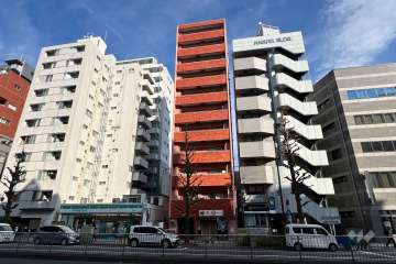 ライオンズマンション六義園の外観（南西側から）