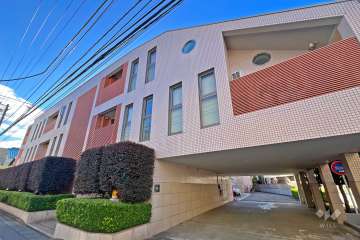 オーベル目白アヴァンタージュの外観（北東側から）