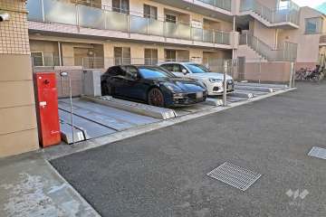 敷地内駐車場（屋外平面式）