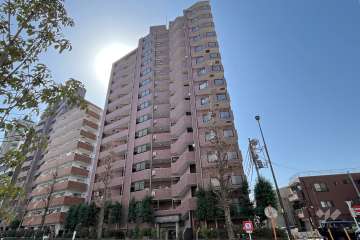 ライオンズマンション目白の外観（北東側から）