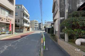 敷地北側の前面道路