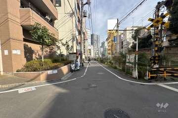 敷地南東側の前面道路