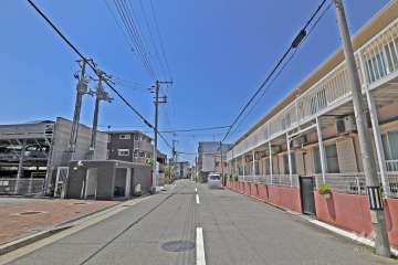 敷地北側の前面道路