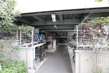 敷地内駐輪場は屋根付き