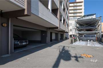 敷地内駐車場（屋内平面式・屋外機械式）