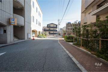 敷地北側の前面道路