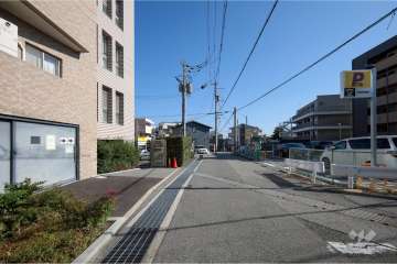 敷地南側の前面道路