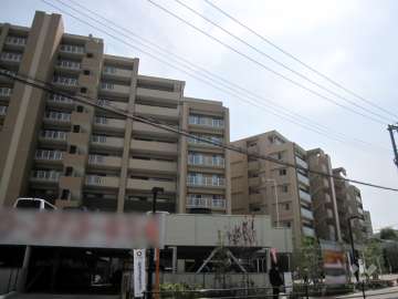 プレミスト南千里の外観(北東側から)