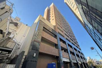 パレステュディオ池袋駅前の外観（南東側から）