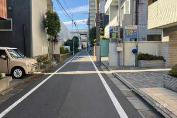 敷地南西側の前面道路