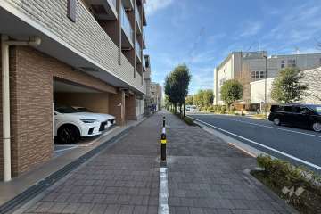 敷地北側の前面道路