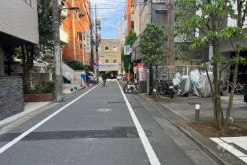 敷地北側の前面道路