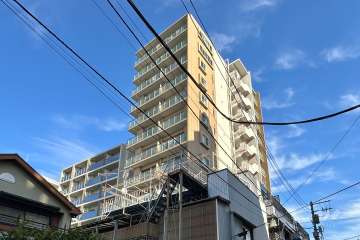 ロジュマンジャンティ椎名町の外観（南西側から）