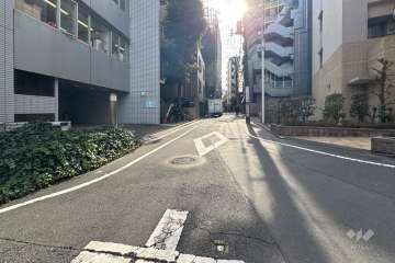 敷地東側の前面道路