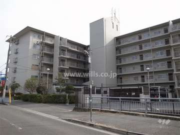日商岩井多田マンション北棟の外観（北側から）