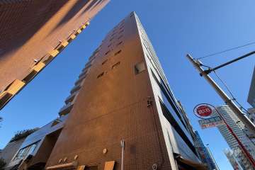 コスモ東池袋の外観（南西側から）