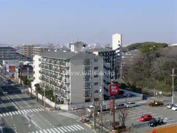 敷地の南側は内環状線に面しています。