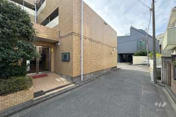 敷地北側の前面道路