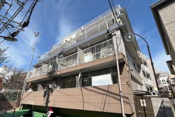 リレント早稲田の外観（南東側から）