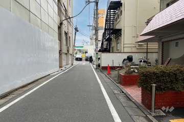 敷地北側の前面道路