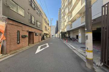 敷地南東側の前面道路