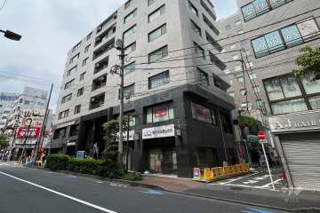 敷地の北側前面道路（東側から）