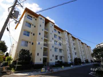 田能団地2号棟の外観（南東側から）