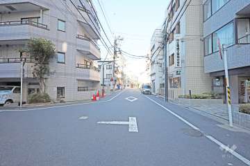敷地北西側の前面道路