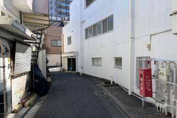 敷地東側の前面道路