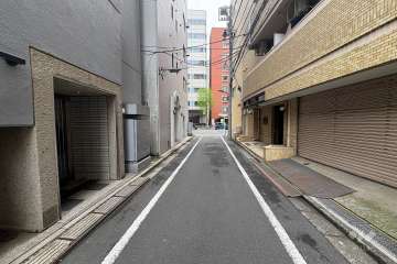 敷地南東側の前面道路