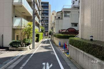 敷地北東側の前面道路