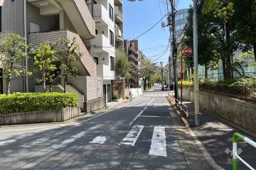 敷地南西側の前面道路