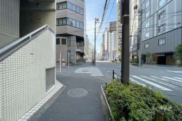 敷地北側の前面道路