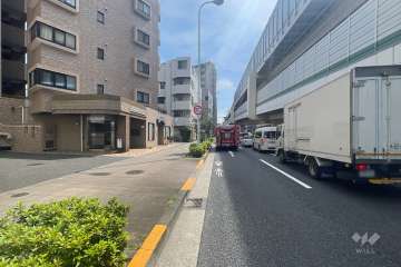 敷地北側の前面道路
